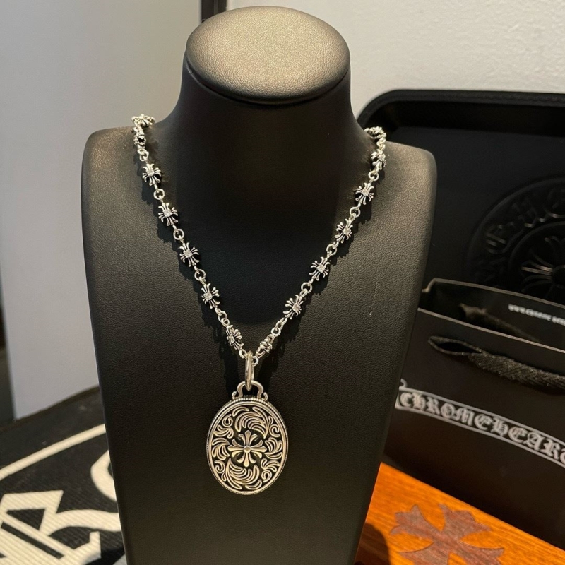 Ch*0me He**ts necklaces